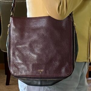 Fossil BURGUNDY leather crossbody. Adjustable strap